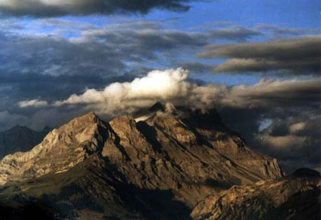 Le massif des Diablerets apr�s un orage