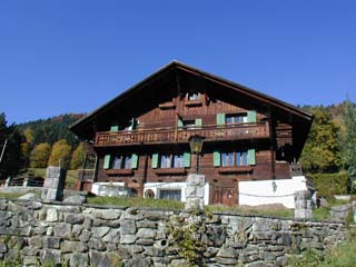 Das Chalet l'Hermitage im Herbst