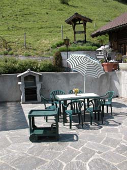 Vue de la terrasse de l'appartement du premier �tage du chalet la Chaumi�re