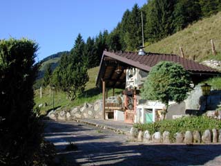 Le Barbecue de l'appartement du rez-de-chauss�e du chalet
                        la Chaumi�re