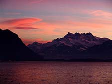 Le coucher de soleil sur Montreux, le lac L�man et les Dents du Midi